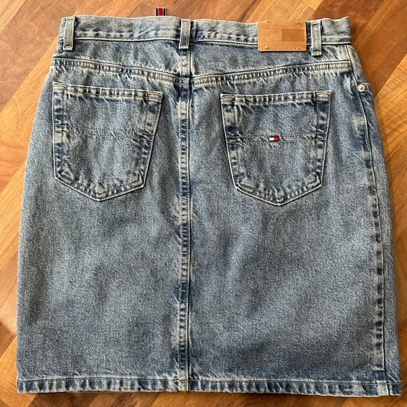 Vintage Y2K Tommy Hilfiger Blue Denim Mini Skirt - Picture 2 of 7